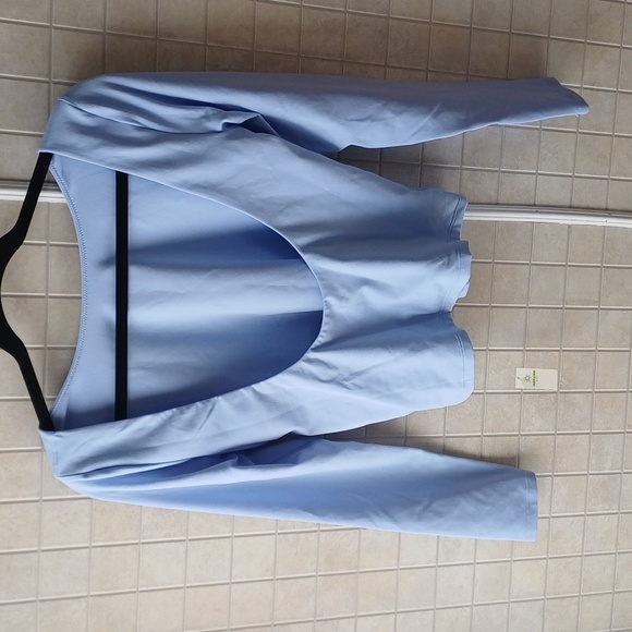 Offline Crop Top - Picture 2 of 2